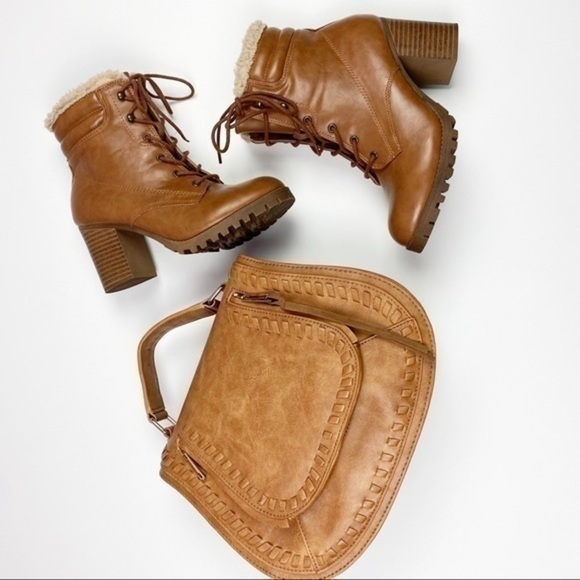 Cognac brown booties with Sherpa lining trim - Picture 3 of 16